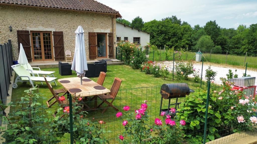 Chez Lucia A 15Min De Perigueux A 6Km Autoroute A89 Daire Eglise-Neuve-de-Vergt Dış mekan fotoğraf